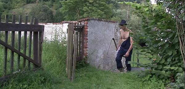  Old man eats teen girl pussy in the fields